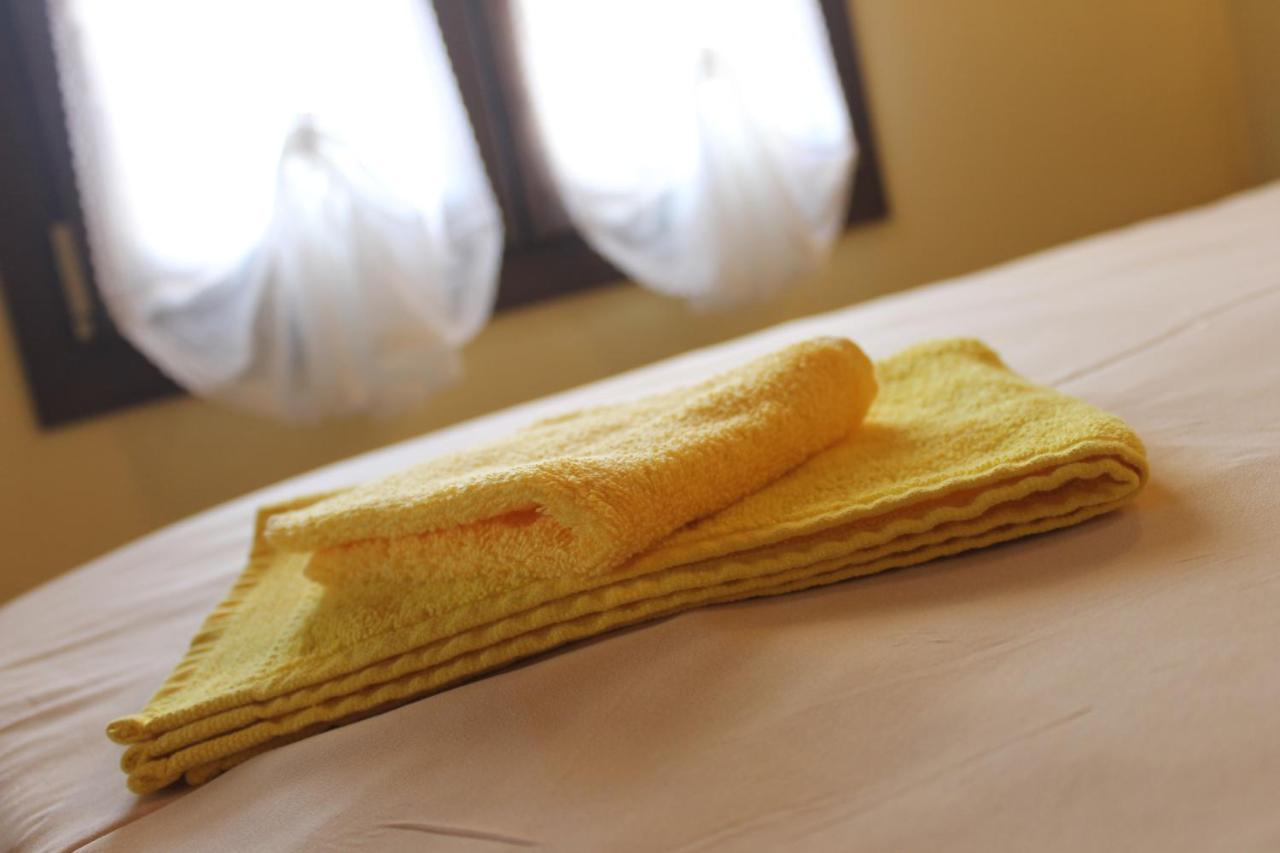 Uras Sa Domu Beccia B&B المظهر الخارجي الصورة